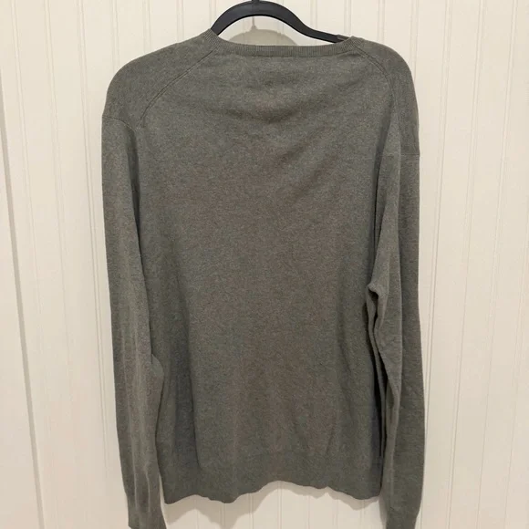Polo Ralph Lauren Men's V-Neck Sweater in Gray - Picture 4 of 4